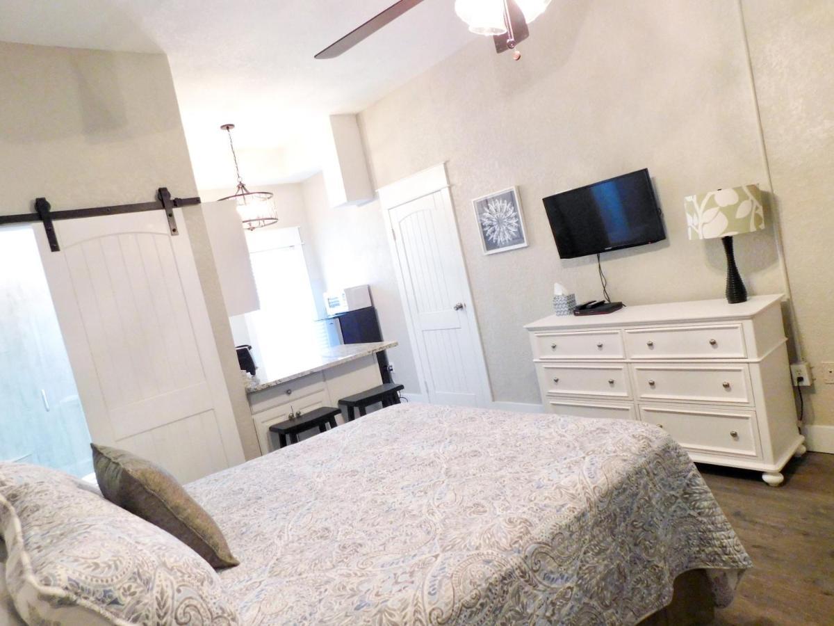 Budget Friendly Condo Within Walking Distance To The Beach! Gulf Shores Extérieur photo