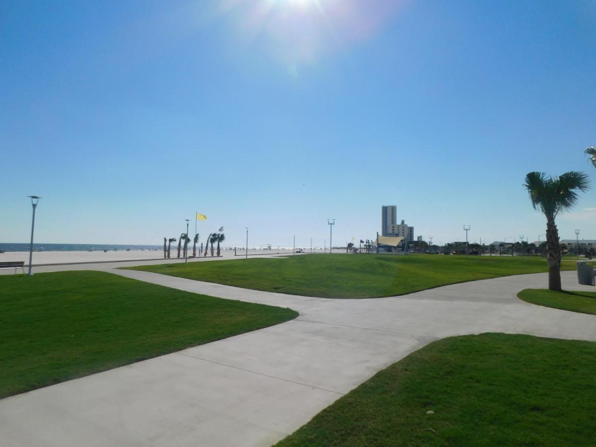 Budget Friendly Condo Within Walking Distance To The Beach! Gulf Shores Extérieur photo